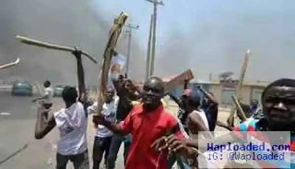 Mob Set Suspected Robber Ablaze In Warri